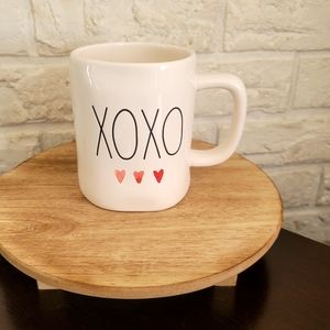 Xoxo rae dunn mug